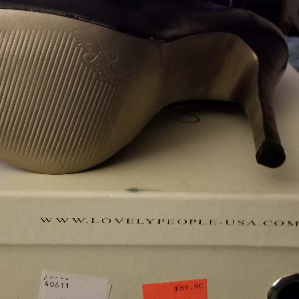 Shoes - Picture 3 of 3